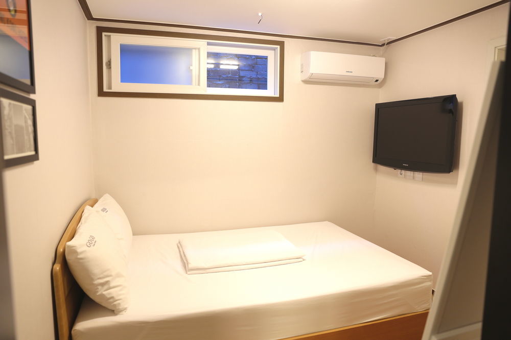 Kingkong Myeongdong Guest house 2*